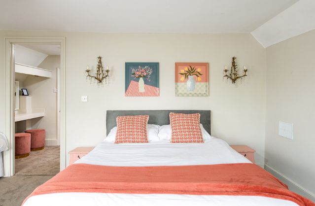 Bath accommodation