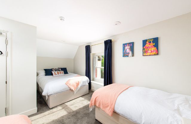 Bath accommodation