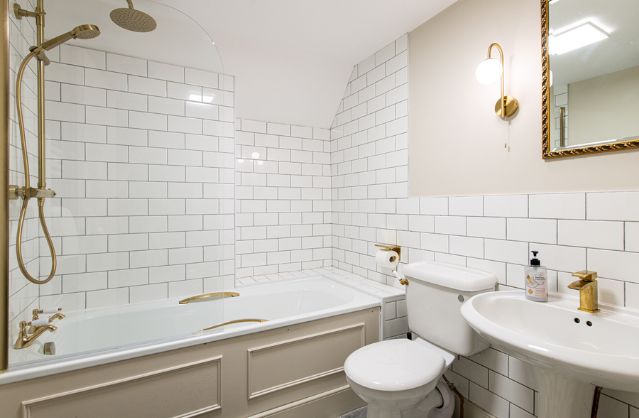 Bath accommodation