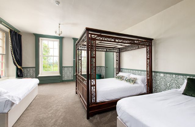 Bath accommodation