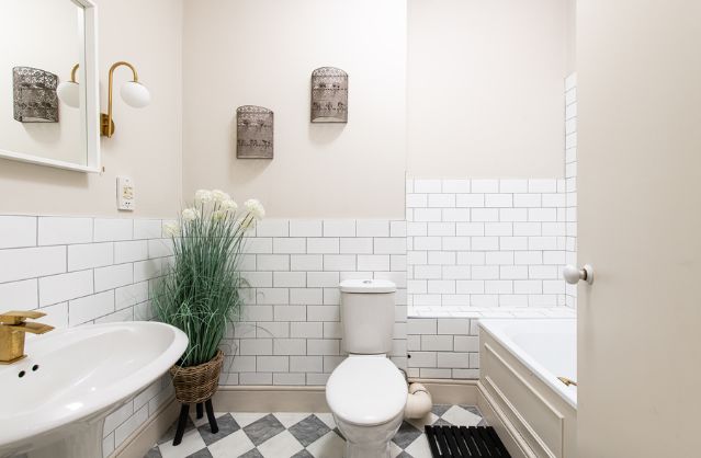 Bath accommodation