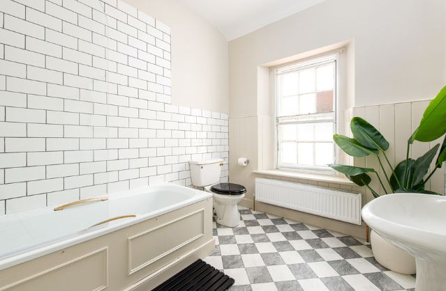 Bath accommodation