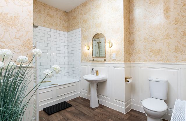 Bath accommodation