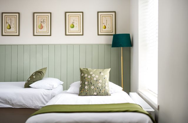 Bath accommodation
