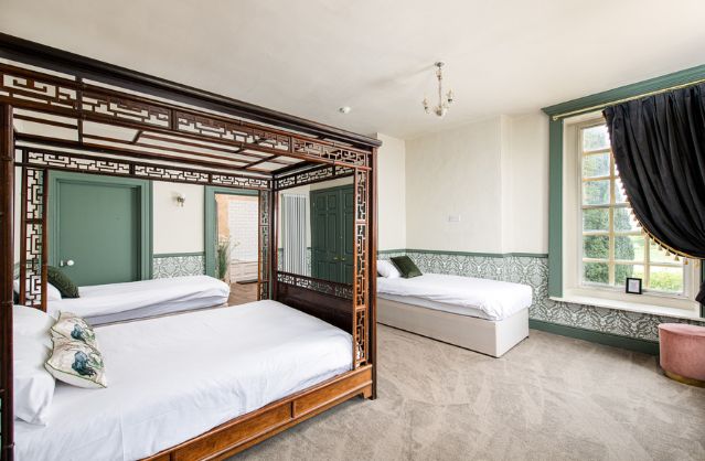 Bath accommodation