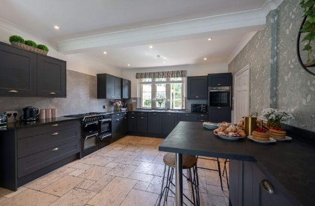 Bath accommodation