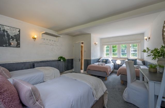 Bath accommodation