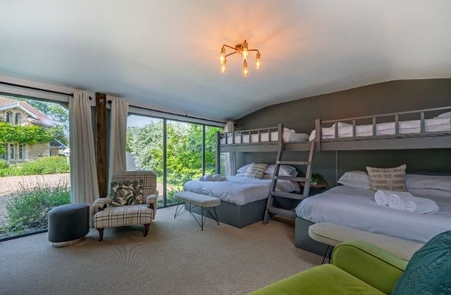 Bath accommodation