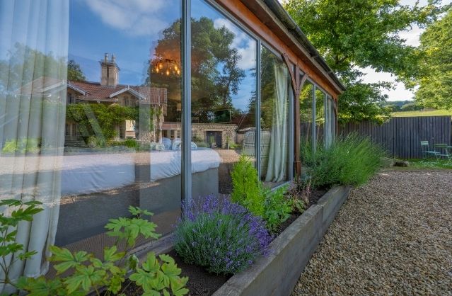 Bath accommodation
