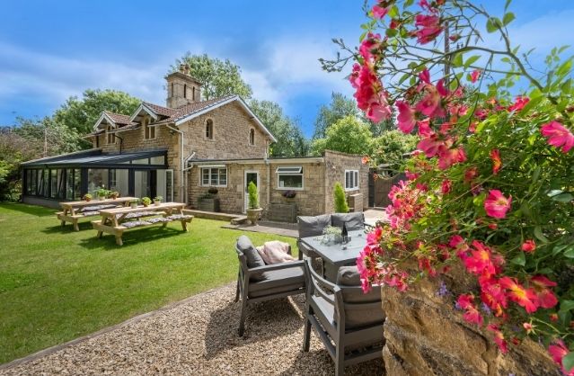 Bath accommodation