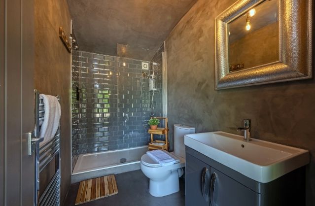 Bath accommodation