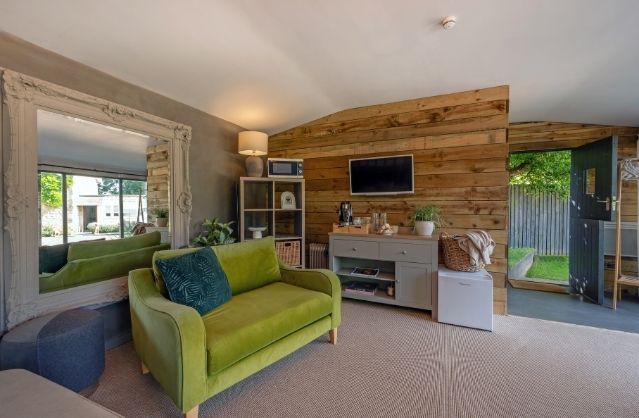 Bath accommodation