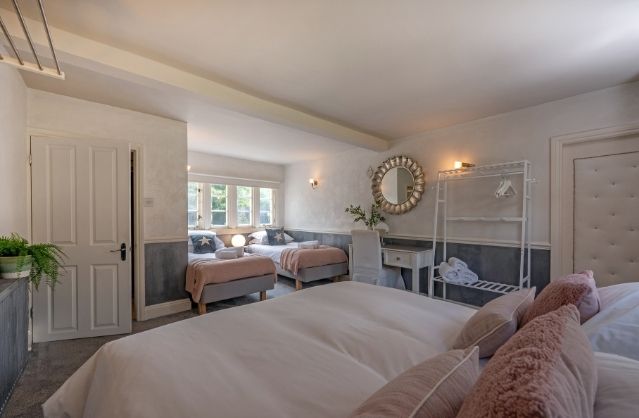 Bath accommodation