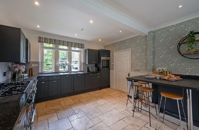 Bath accommodation