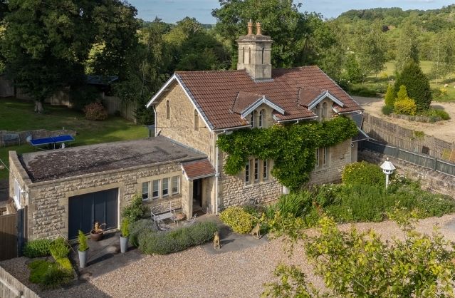Bath accommodation