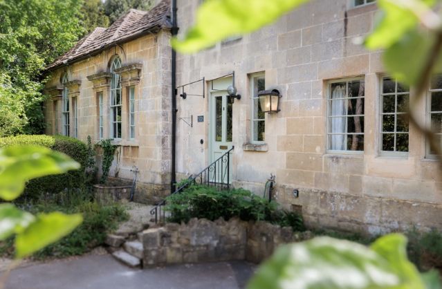 Bath accommodation