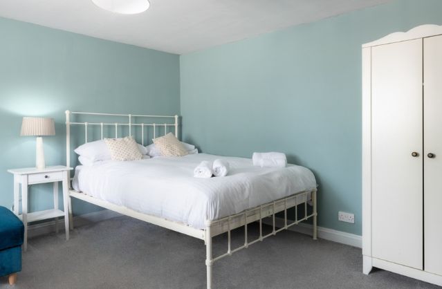 Bath accommodation