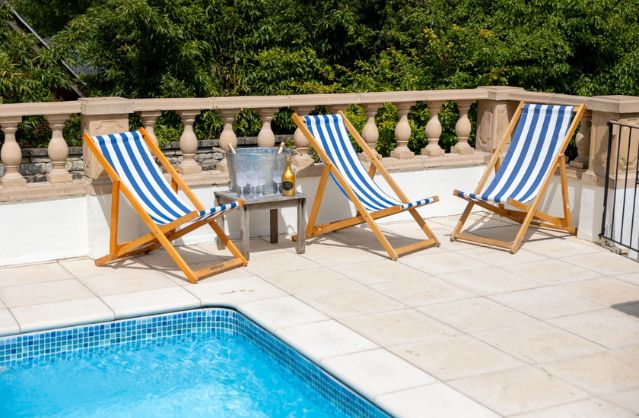 Bath accommodation