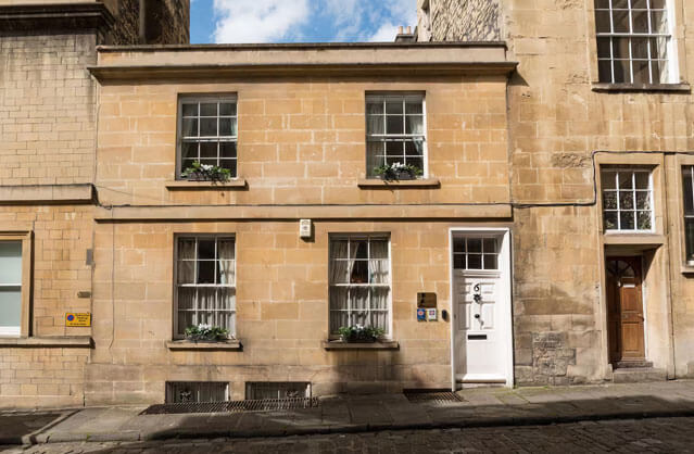 Bath accommodation