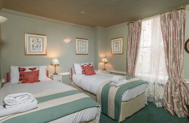 Bath accommodation