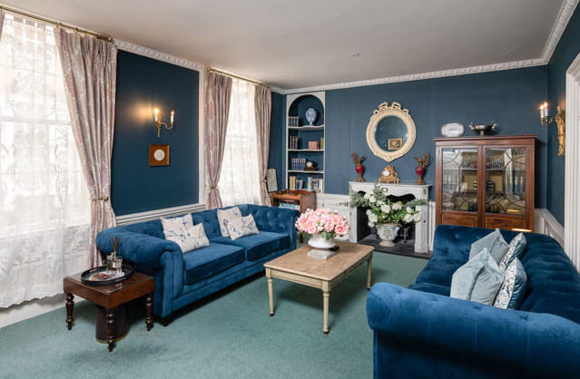 Bath accommodation
