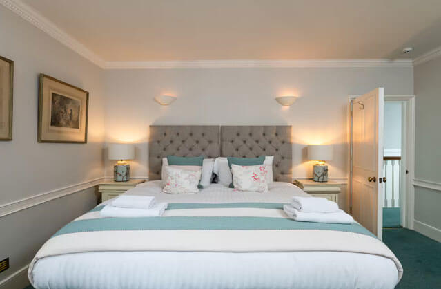 Bath accommodation