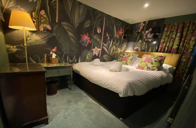 Bath accommodation
