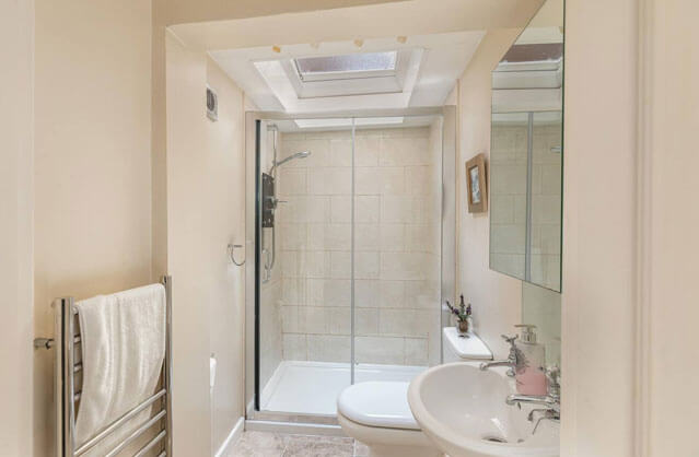 Bath accommodation