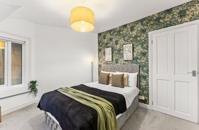 Bath accommodation