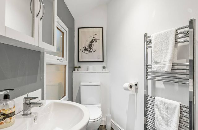 Bath accommodation