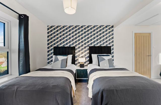 Bath accommodation