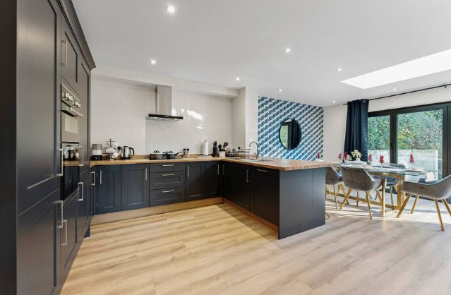 Bath accommodation