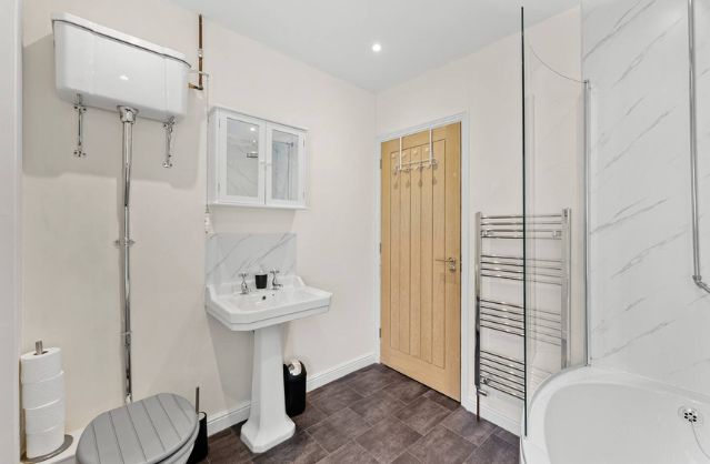 Bath accommodation