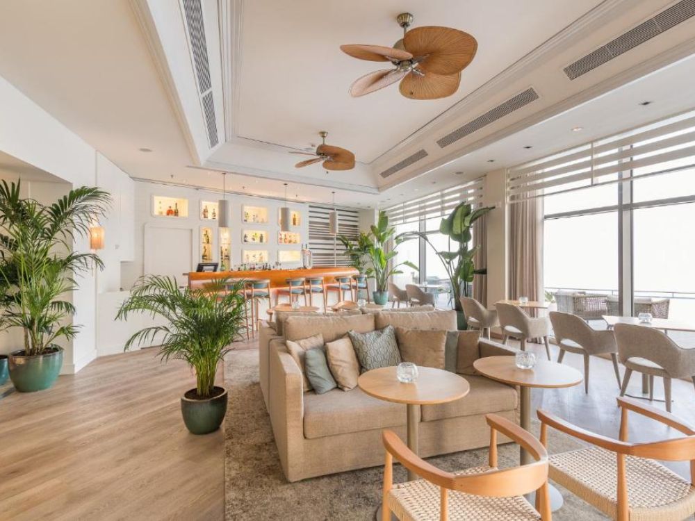 Sesimbra Oceanfront Hotel